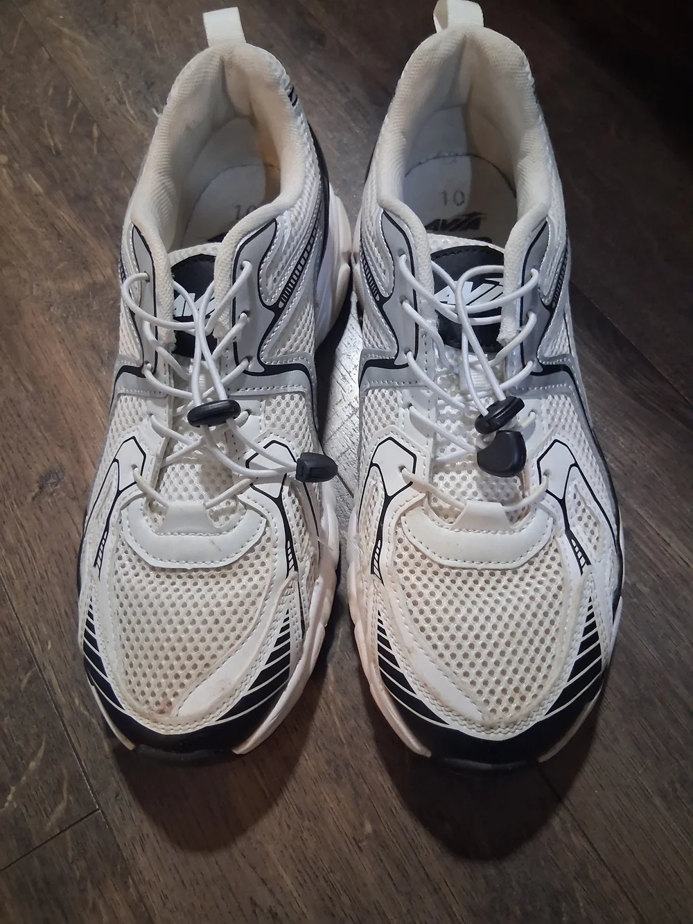 Avita White and Black Women's Athletic Sneakers Tennis Shoes 10